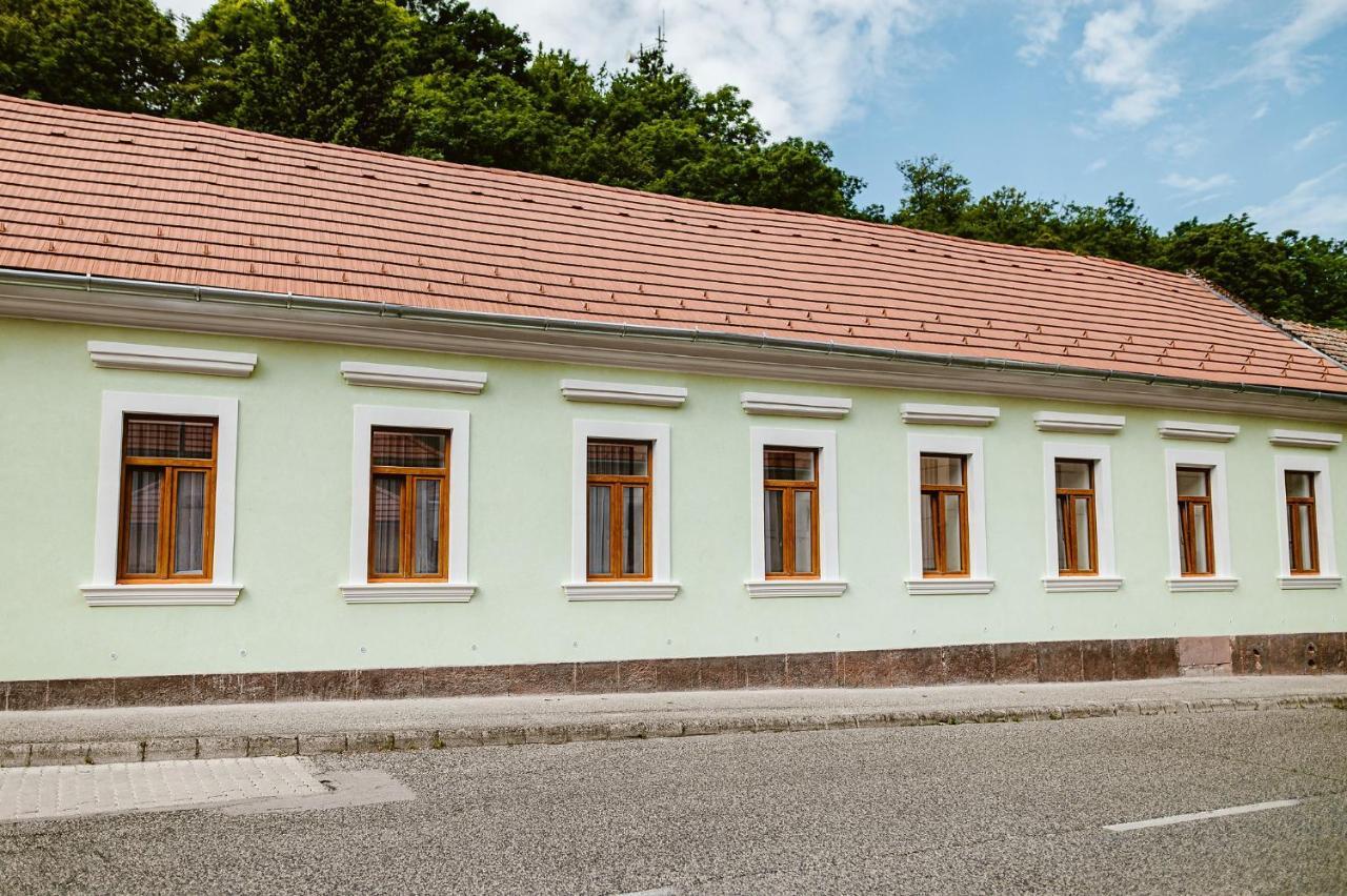 Aparthotel Sziklavendeghaz Veszprém Zewnętrze zdjęcie